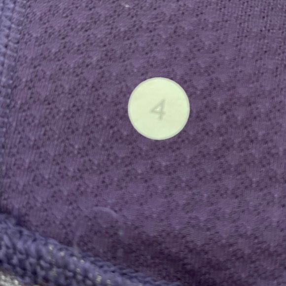 Size 4 purple lululemon tank top - Picture 4 of 4